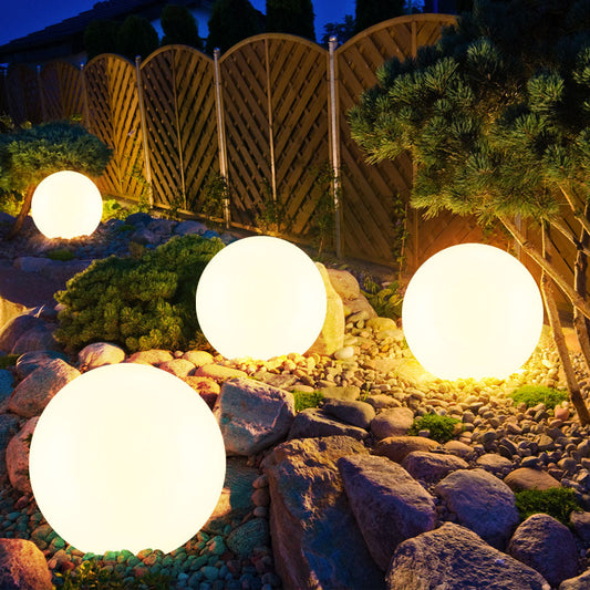 essantials – Weatherproof Garden Light