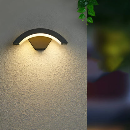 Essantial – Motion Sensor Outdoor Wall Light