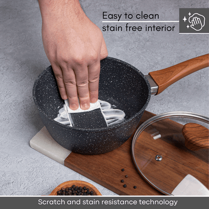 Non-Stick Saucepan with Lid, Nuovva