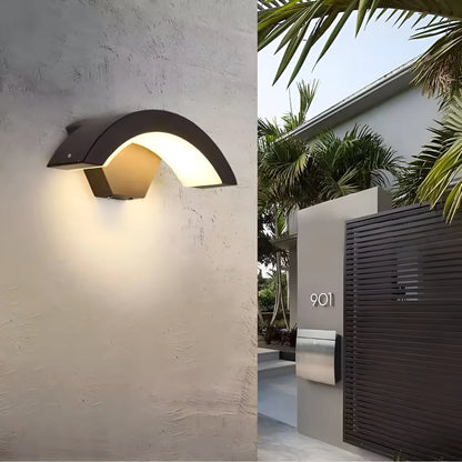 Essantial – Motion Sensor Outdoor Wall Light