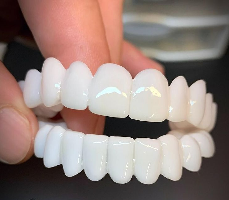 Essantials | Dental prosthesis