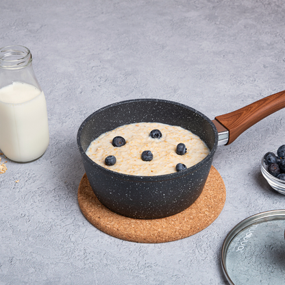 Non-Stick Saucepan with Lid, Nuovva