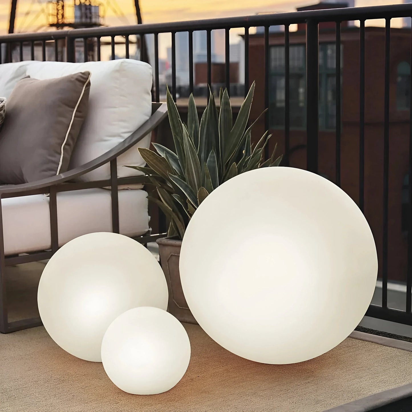 essantials – Weatherproof Garden Light