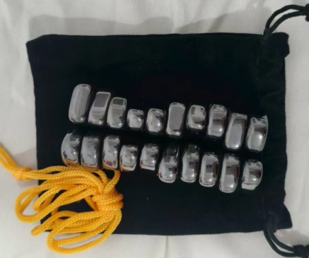 Essantials | Magnetic chess game for travelling & strategy
